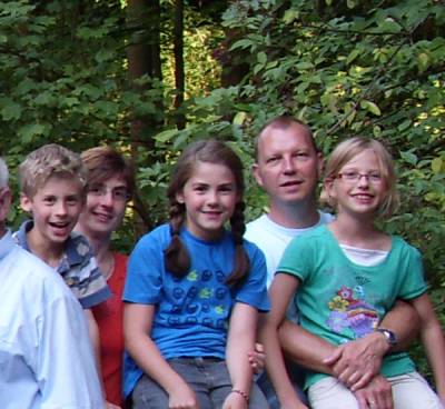 05.08.2009, Visite im Waldlabor mit Geburtstagskind Florian Gehrke, Petra Gehrtke, Geburtstagskind Lara Gehrke, Hans Georg Wirzfeld und Hanna Wirzfeld (v.l.)