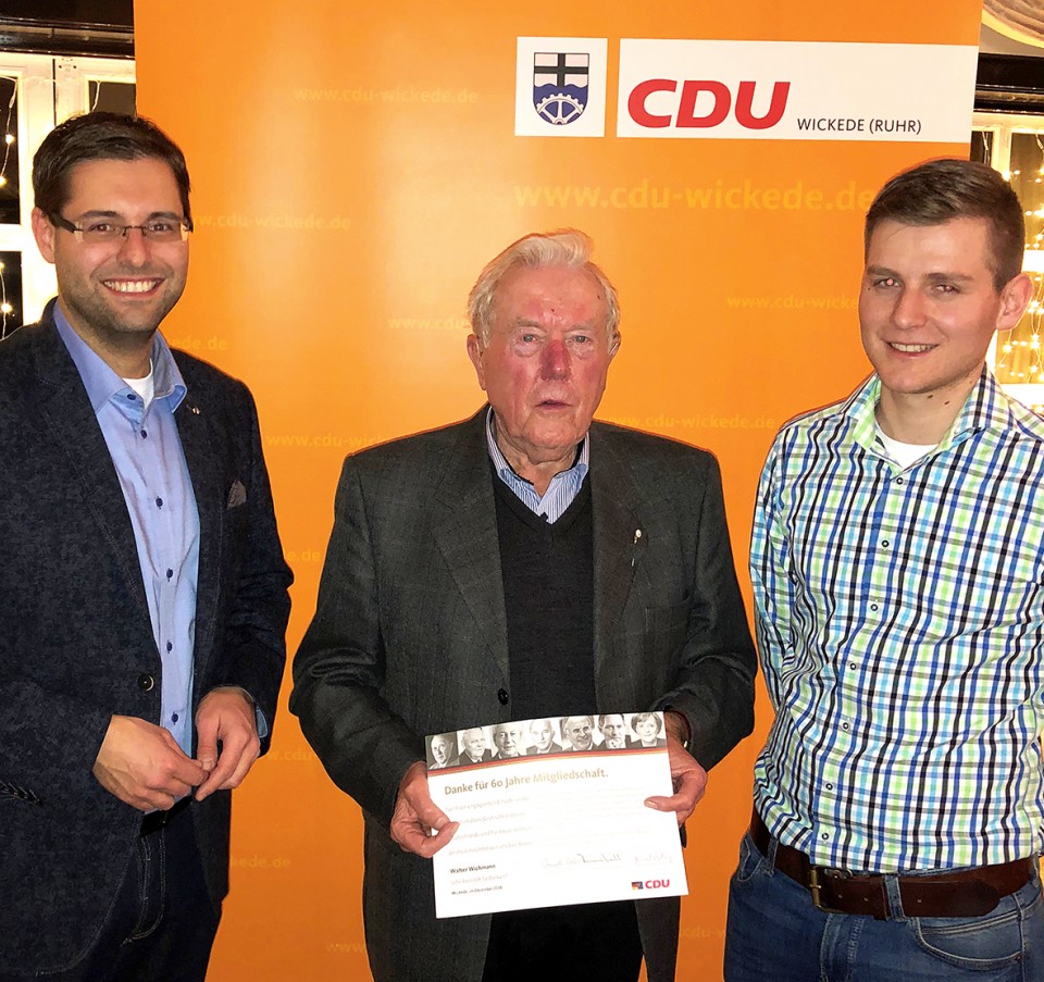 CDU-Chef Fabri, Diamant-Jubilar Walter Wichmann mit Enkel und CDU-Beisitzer Jan